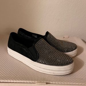 Sparkling slip on platform sneakers!